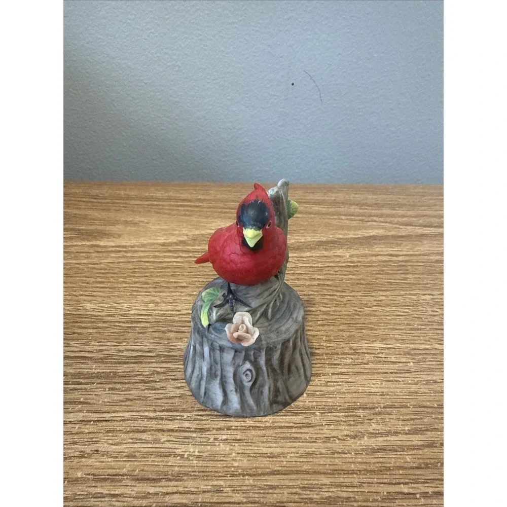 Enesco Porcelain Cardinal‎ Bell
